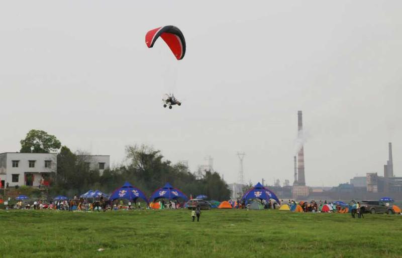 供應(yīng)翼翔帶你體驗(yàn)不一樣的刺激人生，動力傘飛行體驗(yàn)，翼翔動力傘俱樂部