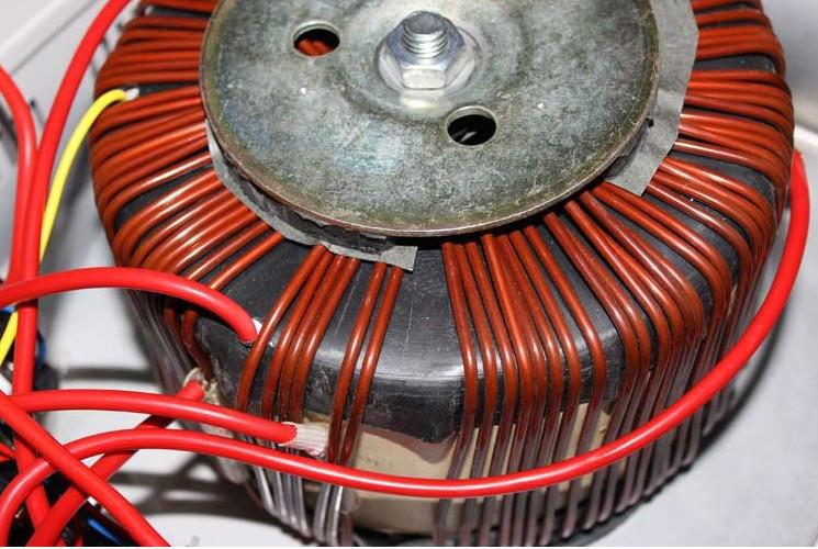 供應(yīng)家用穩(wěn)壓器TSD-3KVA