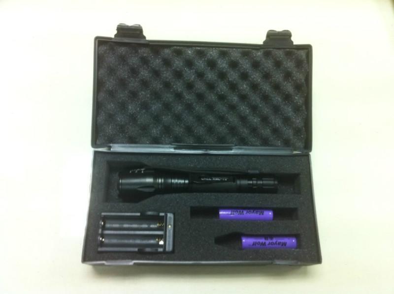 供應(yīng)led強(qiáng)光充電手電筒