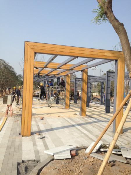 深圳鋼結(jié)構(gòu)廊架【鋼結(jié)構(gòu)廊架，鋼結(jié)構(gòu)廊架圖片，鋼結(jié)構(gòu)廊架施工現(xiàn)場(chǎng)