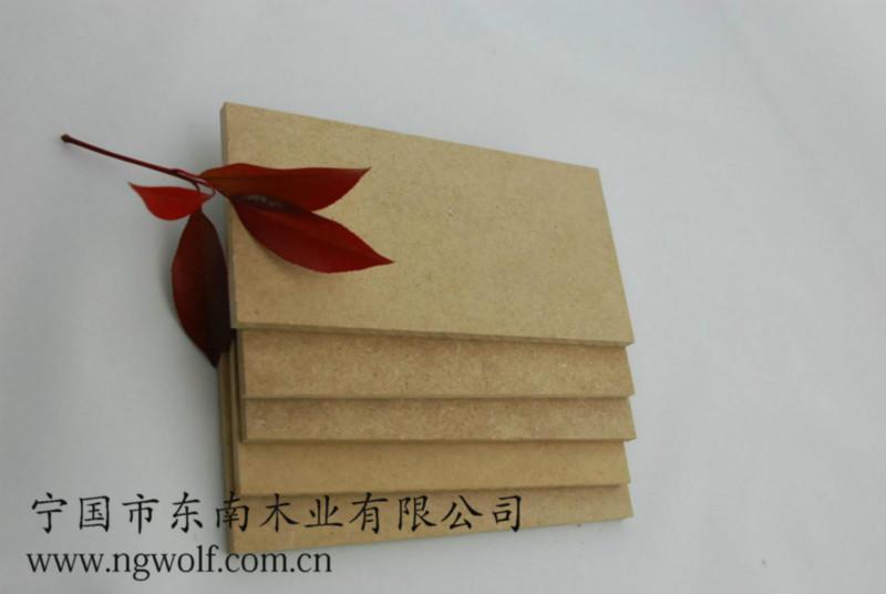 4.7mmE2級密度板纖維板高密度板 廠家直銷 雕刻鏤銑