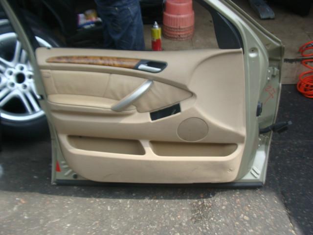 寶馬X5/4.4米色車(chē)門(mén)拆車(chē)件圖片