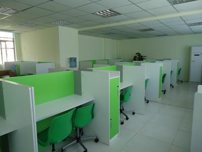 屏風一對一培訓桌圖片