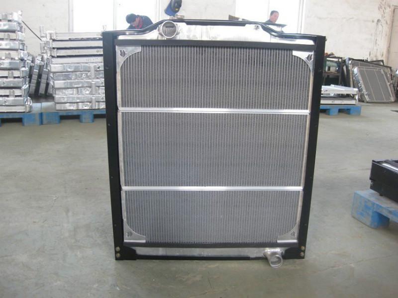 供應(yīng)用于奔馳水箱的奔馳4141卡車膨脹水箱