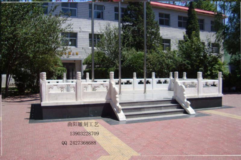 供應漢白玉旗臺座