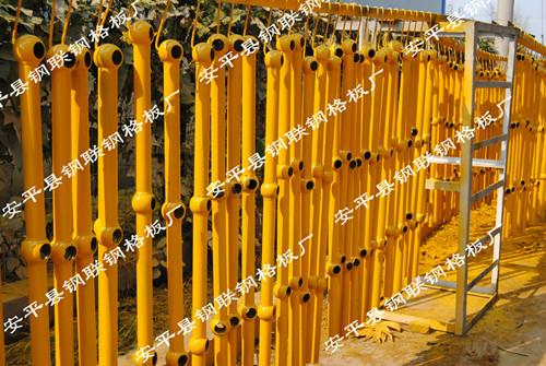 供應(yīng)鍍鋅球形立柱欄桿/室內(nèi)球形柱圍欄網(wǎng)