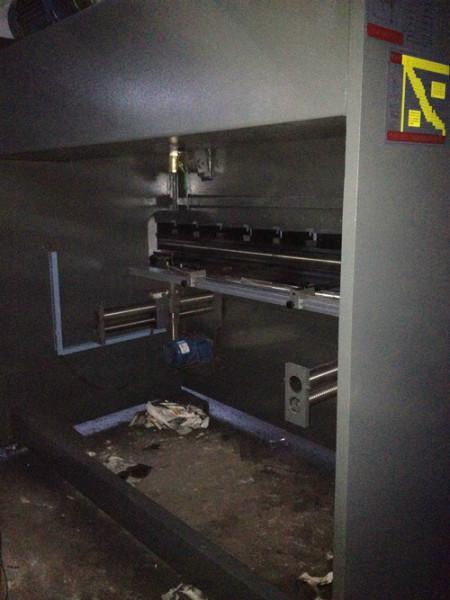 供應63T/2500液壓數(shù)顯折彎機 不銹鋼折彎機 廣東折彎機