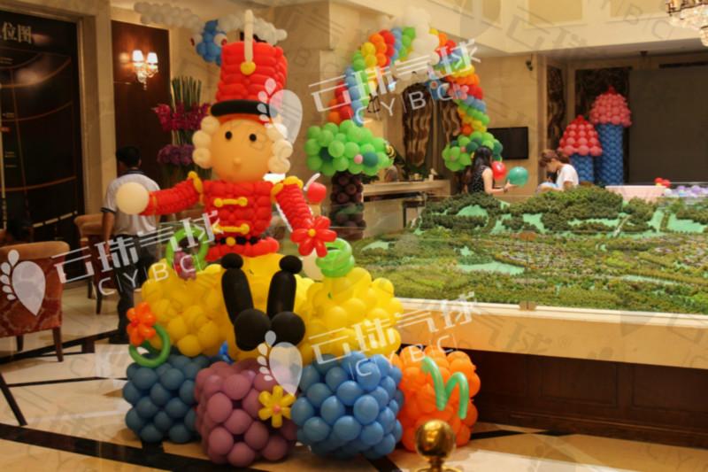供應(yīng)氣球?qū)殞氀?成都?xì)馇蜓b飾布置