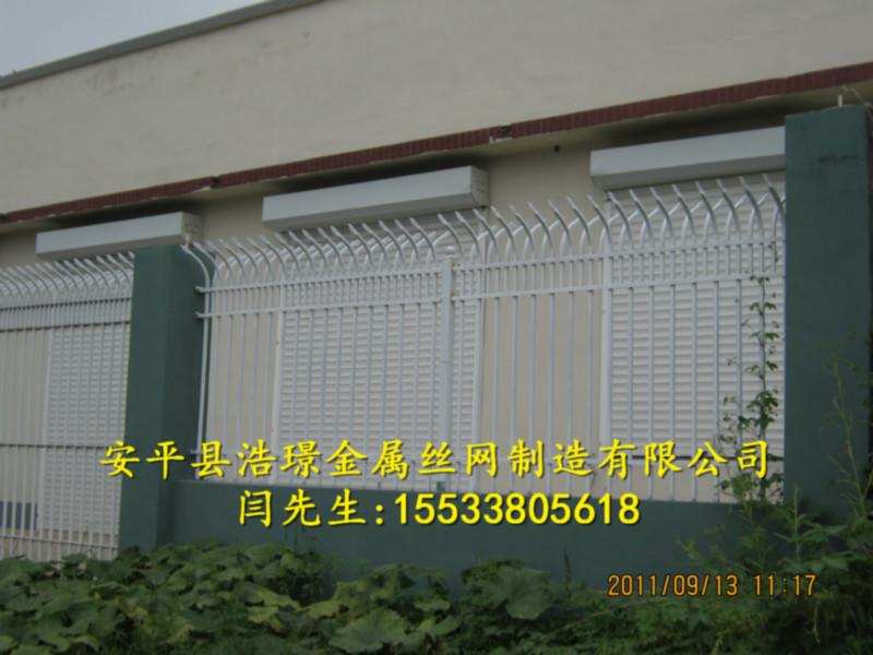 交通安全防護(hù)網(wǎng)圖片
