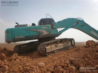 云南大理楚雄挖機(jī)維修服務(wù)站圖片