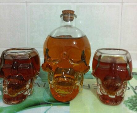 供應(yīng)玻璃骷髏頭骨酒杯