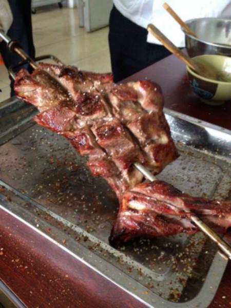 炭火烤羊腿/烤羊排培訓(xùn)深圳創(chuàng)富專業(yè)烤羊腿/烤羊排技術(shù)培訓(xùn)中心
