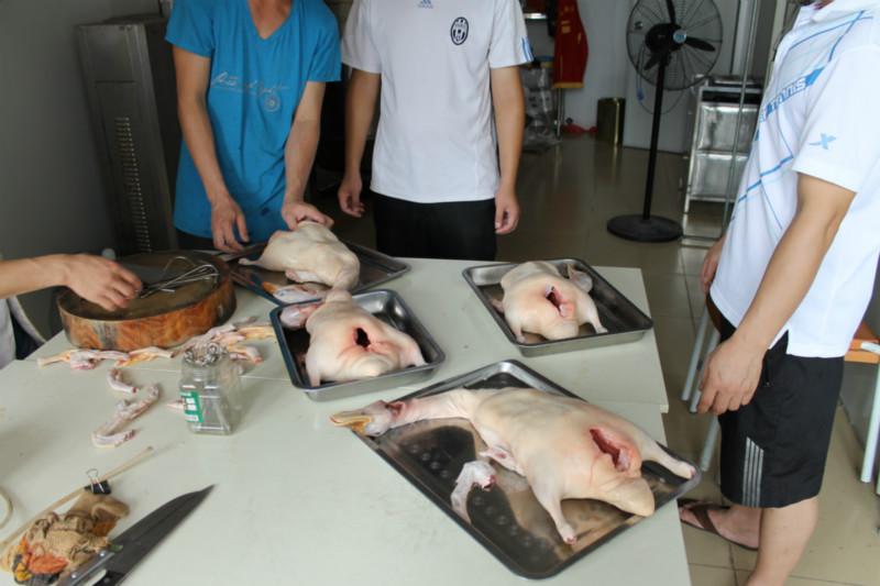 深圳烤鴨培訓(xùn)做法大全 北京爆烤鴨培訓(xùn)/手撕烤鴨培訓(xùn)/精武鴨脖培訓(xùn)