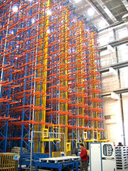 供應(yīng)大型重力式貨架廠家制作