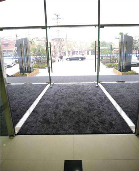 供應(yīng)沈陽恒昌地墊公司銷售吸水地墊