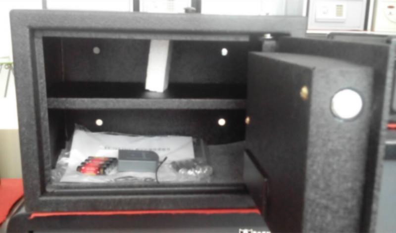 供應(yīng)家用保險箱25公分高可隱藏的保險箱