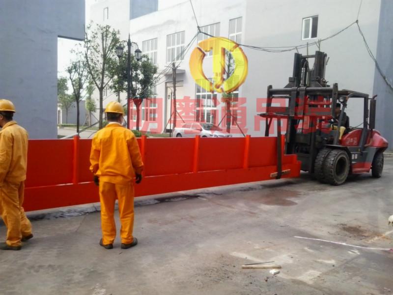 供應(yīng)重慶行車壓板機(jī)壓鑄機(jī)油壓機(jī)空調(diào)等安裝吊裝調(diào)試移位服務(wù)