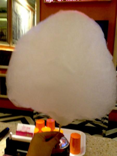 供應(yīng)推拉式彩色花式棉花糖機(jī)1080元