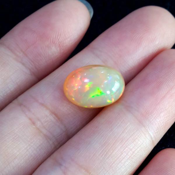 供應(yīng)天然橢圓形歐泊裸石5.9克拉戒面