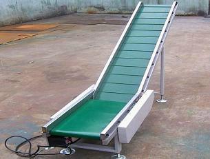 供應(yīng)皮帶輸送機(jī) 爬坡提升皮帶機(jī) 綠色草坪輸送帶 天元廠家直銷