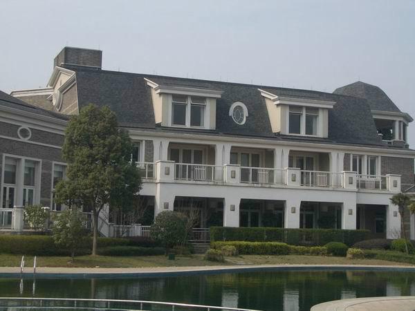 供應(yīng)天津?yàn)r青瓦供應(yīng)商杭州賽騰13071817919濱海新區(qū)別墅玻纖瓦