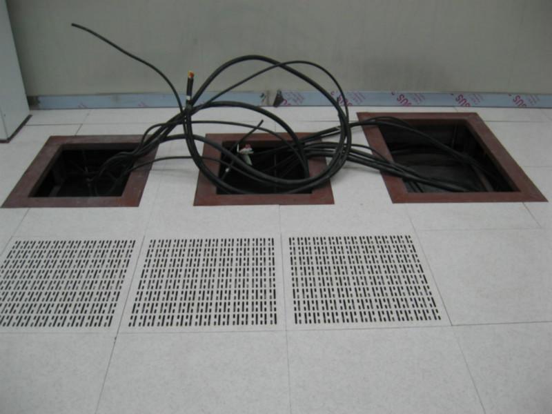 專業(yè)電工提供安裝分戶改造服務