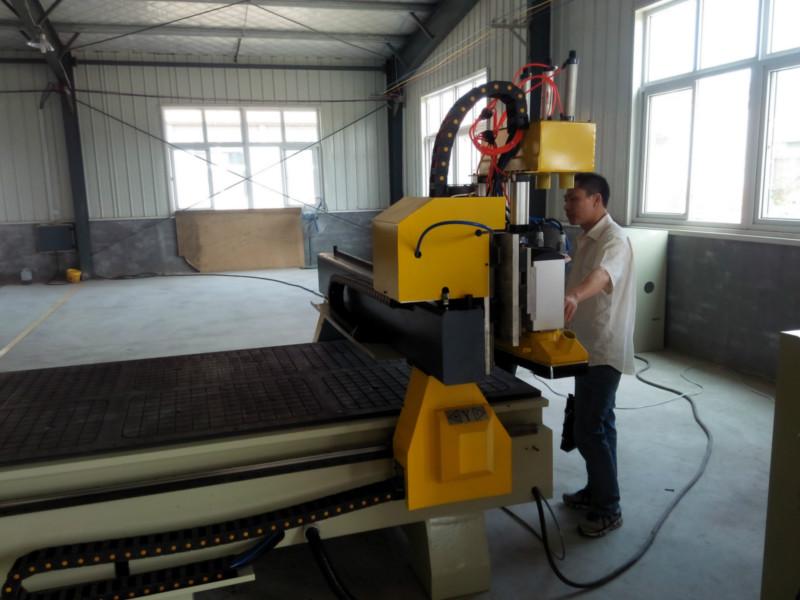 供應(yīng)河南品牌雕刻機(jī)、河南品牌雕刻機(jī)價(jià)格