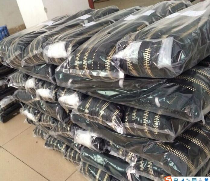 供應(yīng)樹脂拉鏈/樹脂拉鏈價格/東莞樹脂拉鏈價格