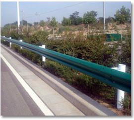 供應(yīng)道路中央分隔護(hù)欄