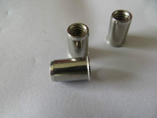 廠家供應(yīng)小沉頭拉鉚螺母,批發(fā)GB17880.3小頭鉚螺母，小邊鉚螺母