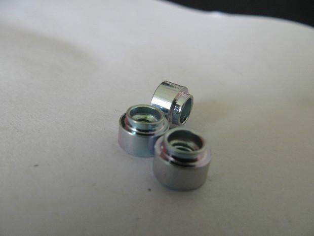 供應(yīng)漲鉚螺母,不銹鋼漲鉚螺母，花齒漲鉚螺母