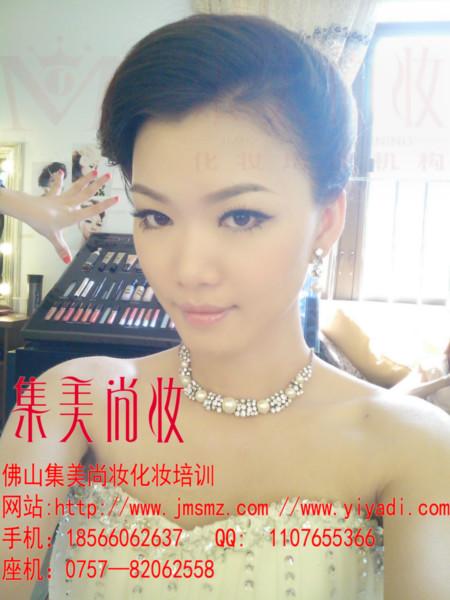 佛山新娘跟妝班佛山新娘秘書班培訓(xùn)圖片/佛山新娘跟妝班佛山新娘秘書班培訓(xùn)樣板圖 (3)