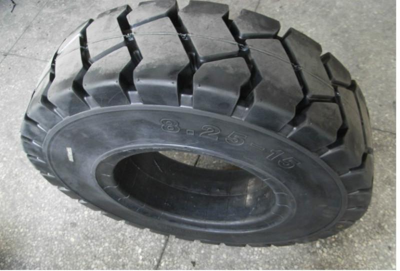 供應(yīng)山東工業(yè)車實心輪胎600-9