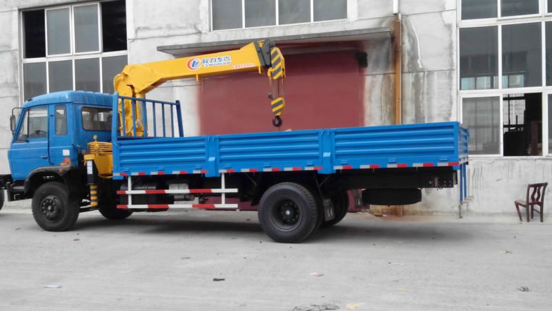供應(yīng)東風(fēng)145底盤裝程力6.3噸隨車吊