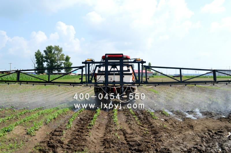 供應(yīng)3WPX-1000型懸掛式噴桿噴霧器