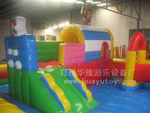 供應(yīng)2014新款熊出沒充氣城堡