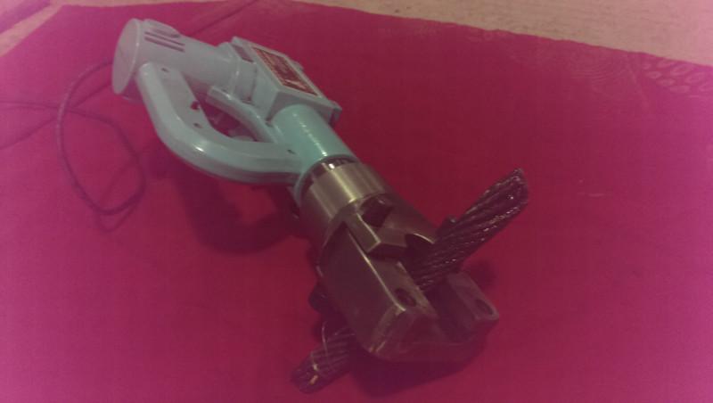 供應(yīng)手提式電動(dòng)液壓鋼絲繩索剪斷器