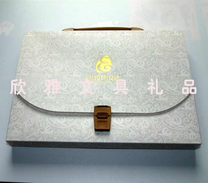 供應(yīng)定做pp手提*盒*包