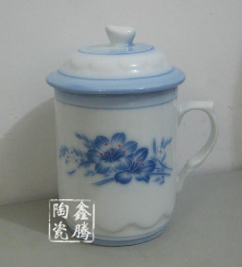 供應(yīng)青花紀(jì)念杯-陶瓷禮品杯，青花瓷茶杯、批發(fā)
