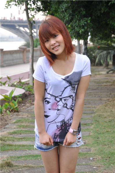 庫存襪子批發(fā)6毛9毛  尾單服裝批發(fā)3元5元