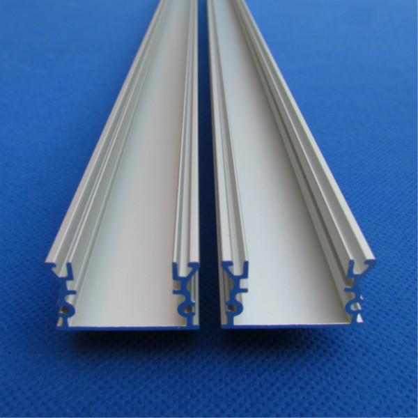 供應(yīng)四會(huì)帶PC罩鋁槽供貨商，新款帶PC罩U型鋁槽,裝18MM燈條鋁槽
