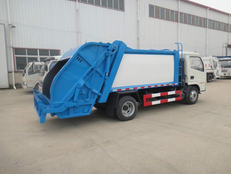 東風(fēng)多利卡壓縮式垃圾車圖片