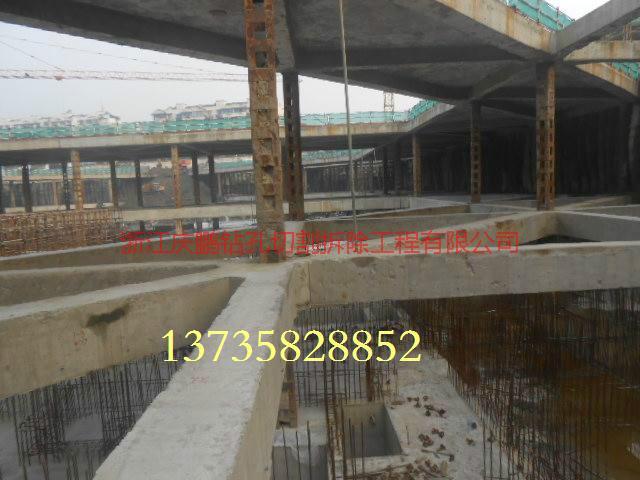 繩鋸切割-支撐梁切割拆除施工現(xiàn)場