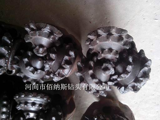 152mm鋼齒三牙輪鉆頭圖片