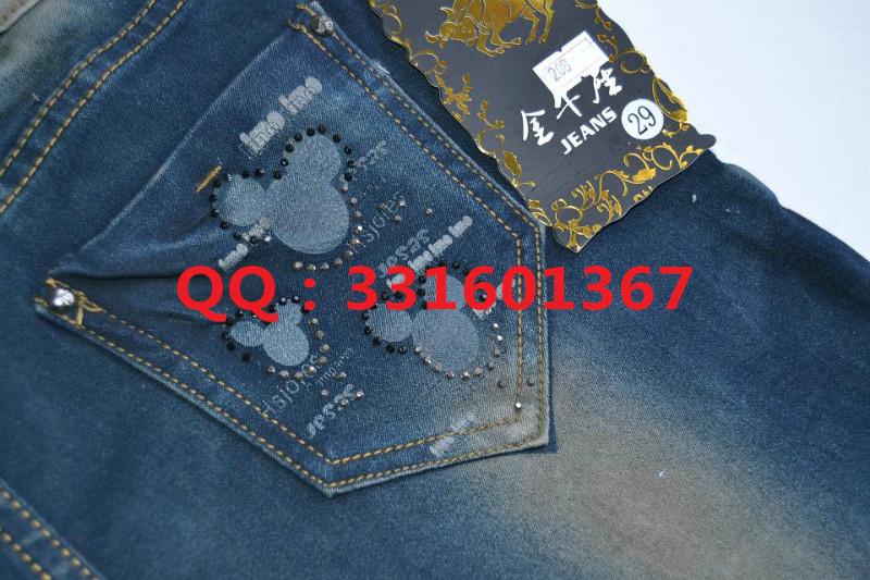 供應(yīng)青島牛仔褲批發(fā)服裝庫存尾貨批發(fā),庫存牛仔褲貨源