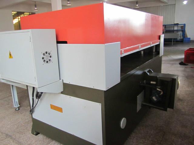 供應(yīng)XCLL4-600KN 單邊自動(dòng)送料精密四柱液壓下料機(jī)