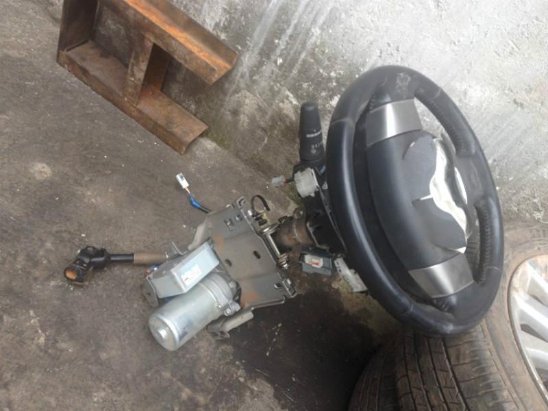 供應騏達原裝方向盤帶立柱拆車件