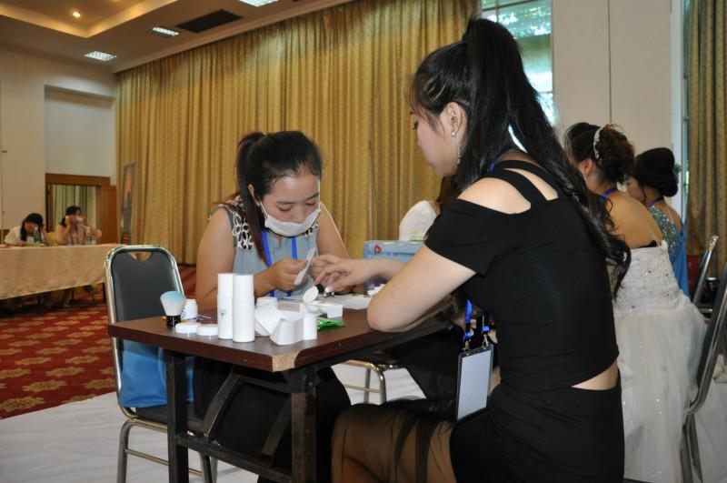 供應(yīng)福州哪里有*的美甲培訓(xùn)學(xué)校？福州學(xué)美甲的學(xué)校？