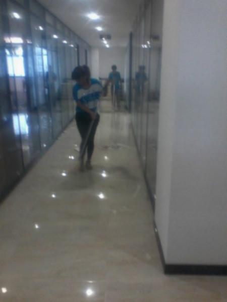 鄭州保潔工程保潔 清洗地毯 樂(lè)美