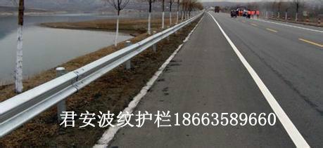 供應(yīng)成都國(guó)道波形護(hù)欄